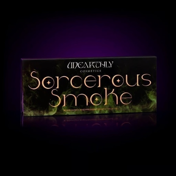 Unearthly Cosmetics "Sorcerous Smoke" eyeshadow palette - Picture 5 of 6